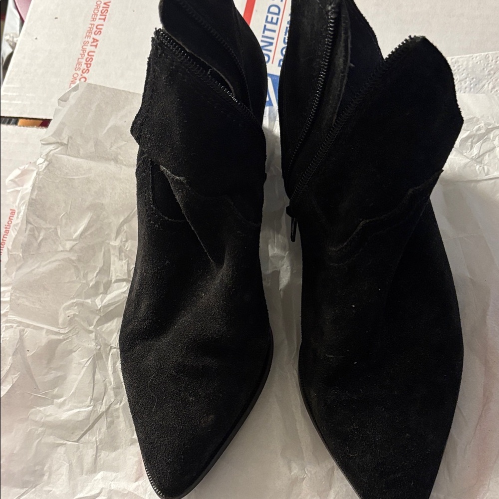 Seychelles Black Suede Women's Ankle Boots 7 1/2